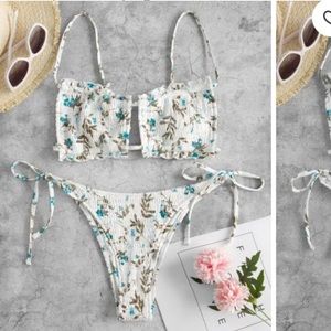 🪞 Smocked cut out floral tie up bikini set